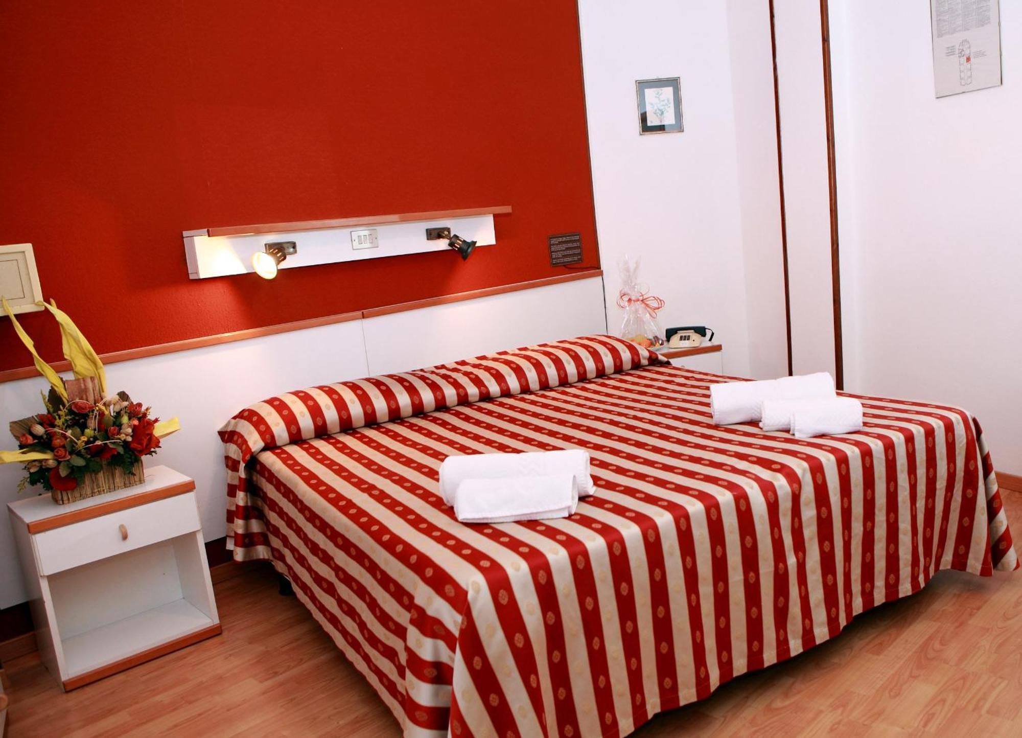 Hotel American 3*