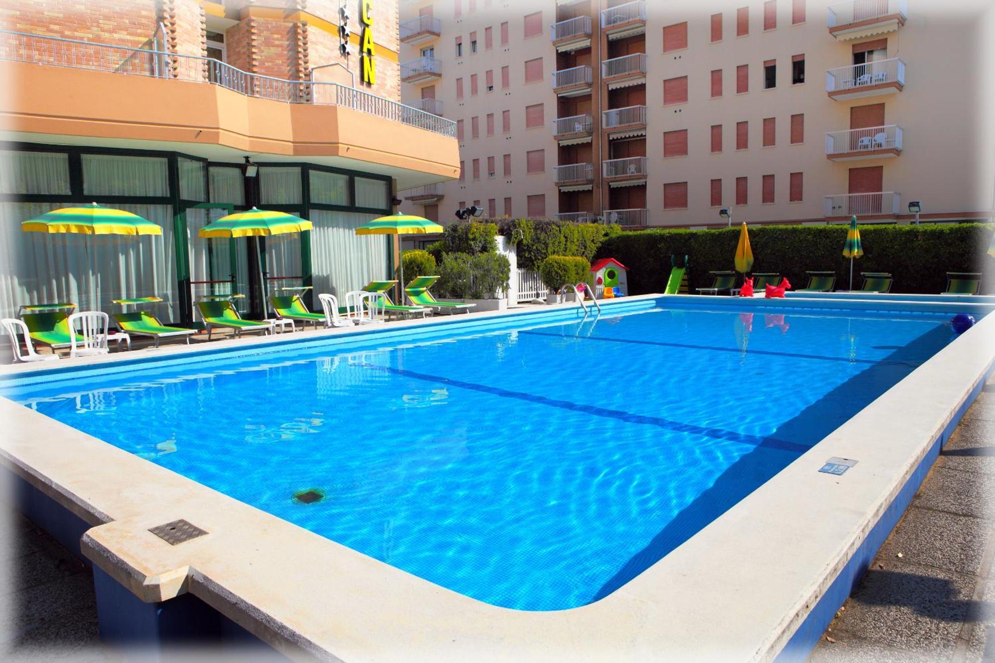 Hotel American 3*