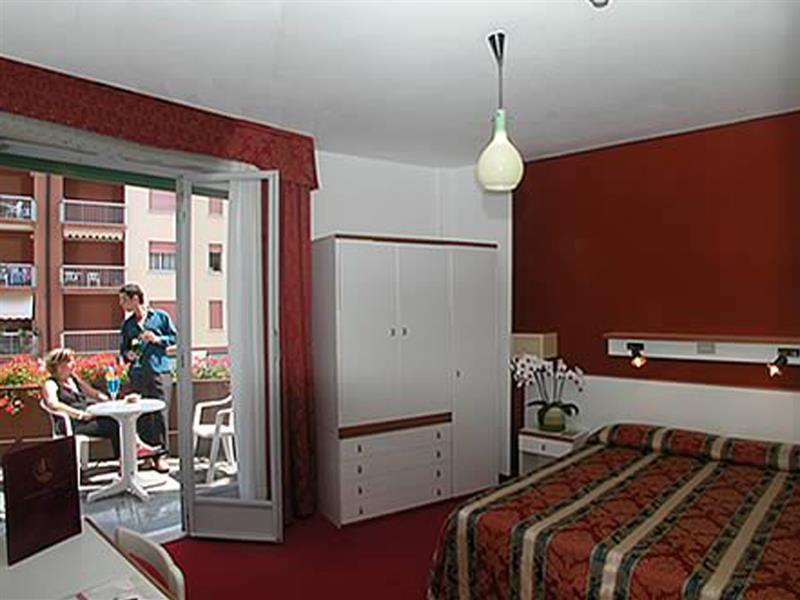 Hotel American 3*